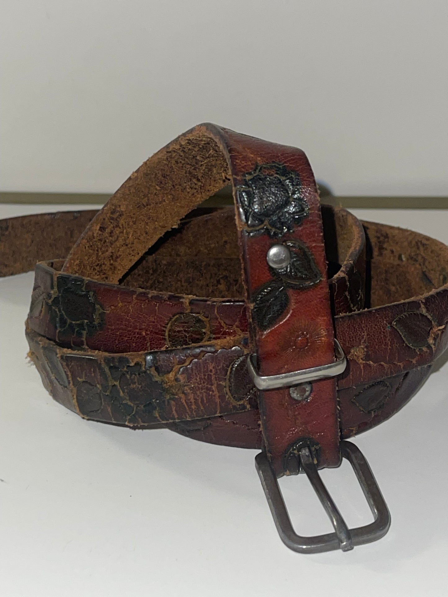 Vintage thin leather belt
